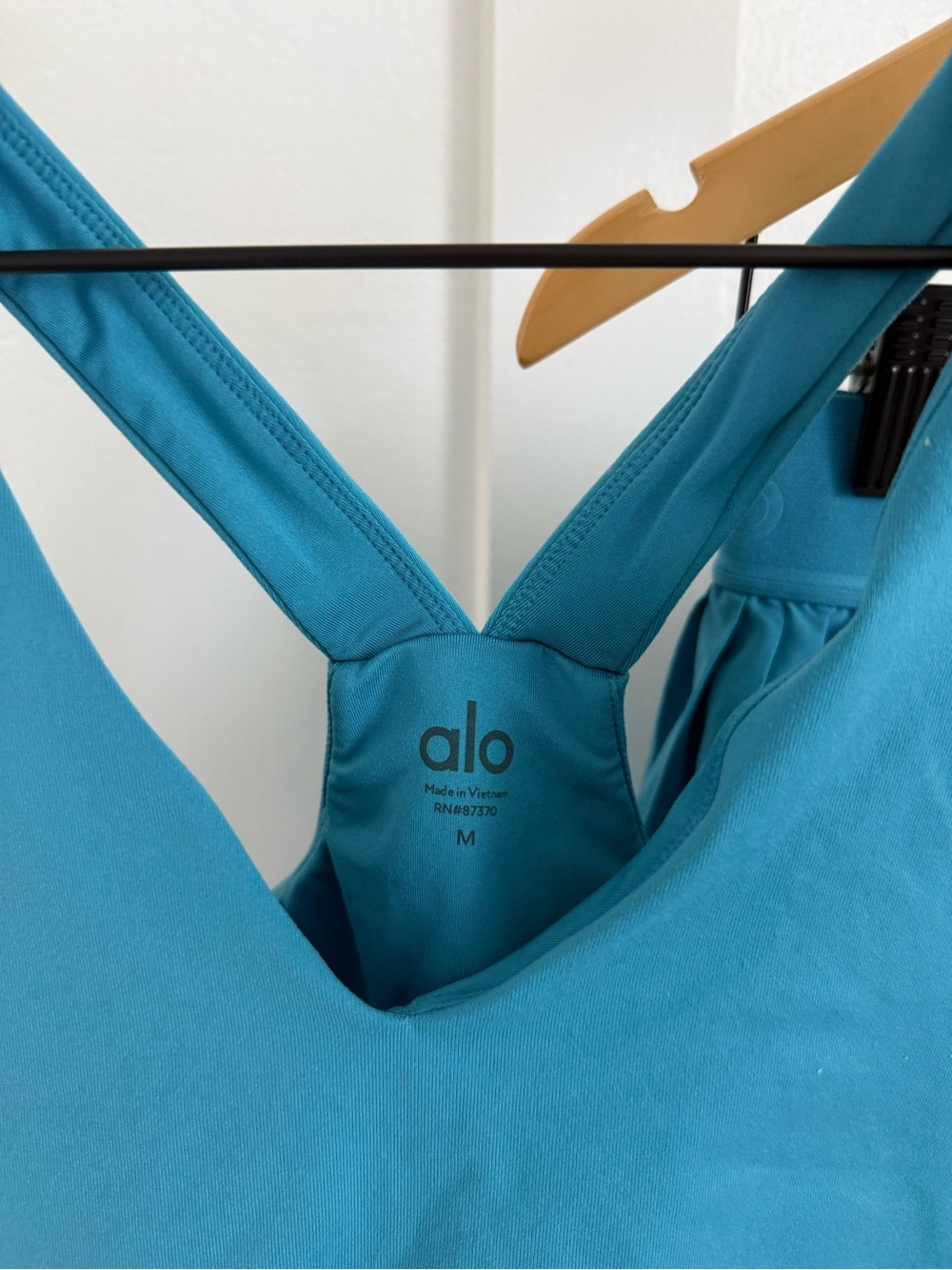Alo Yoga Aqua Blue Skirt Set - Picture 2 of 4